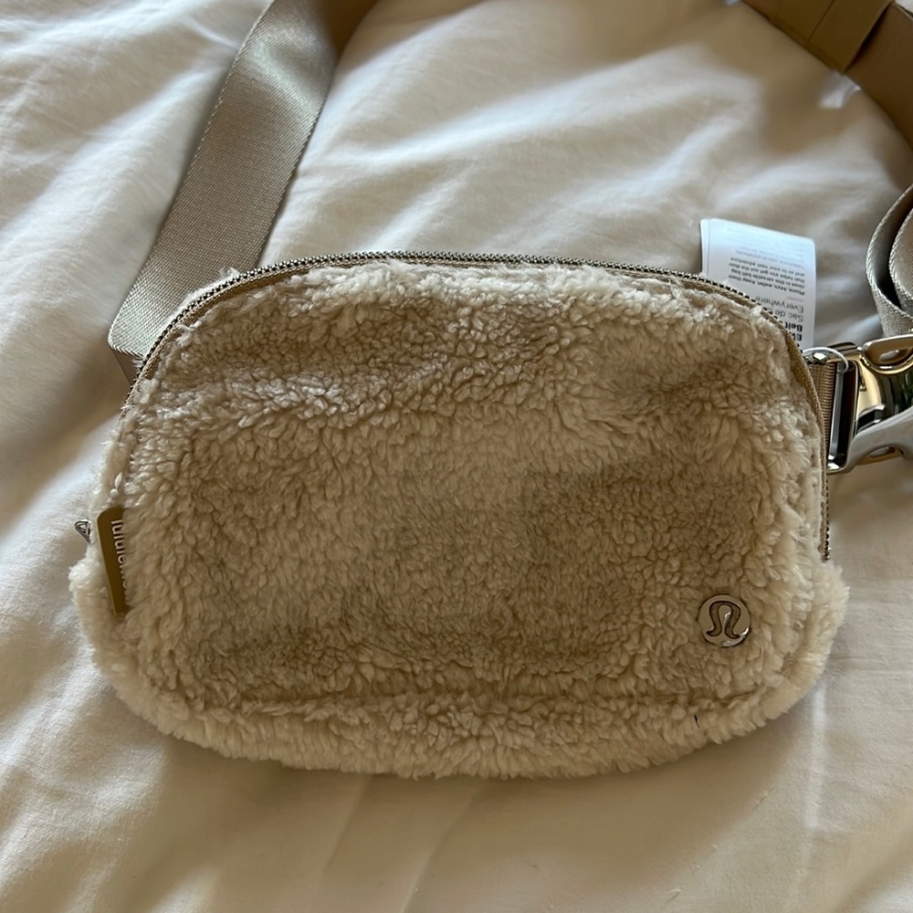 Lululemon White Fleece Everywhere belt bag